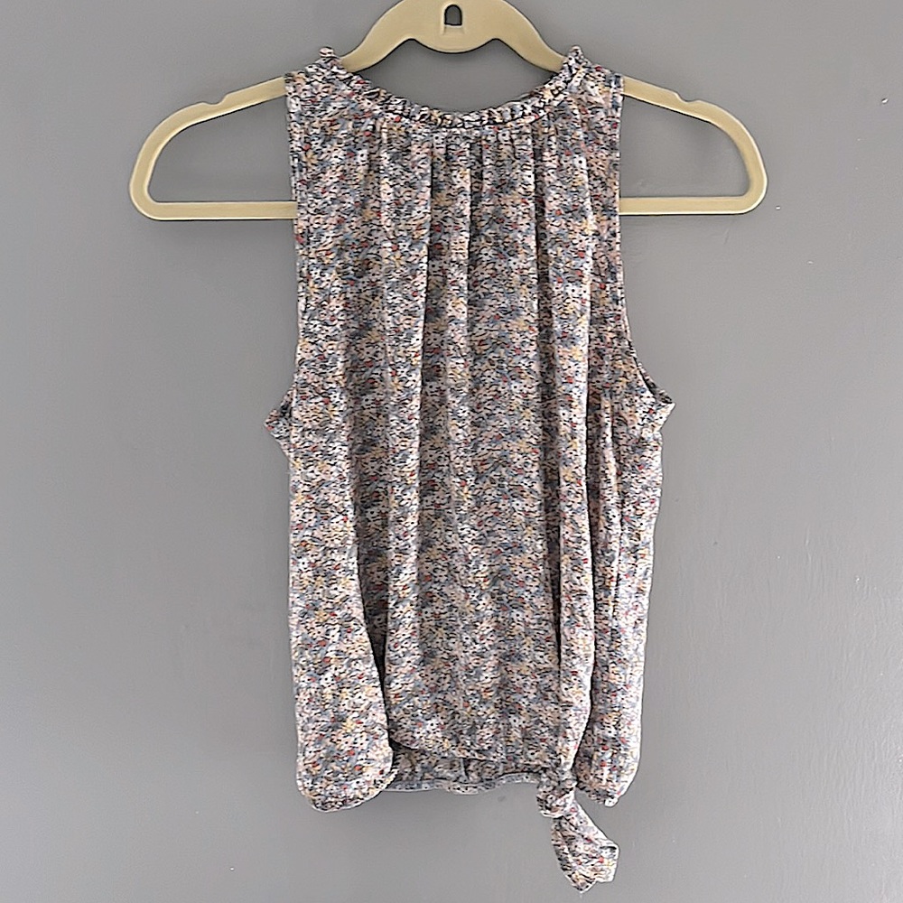 Floral Sleeveless blouse